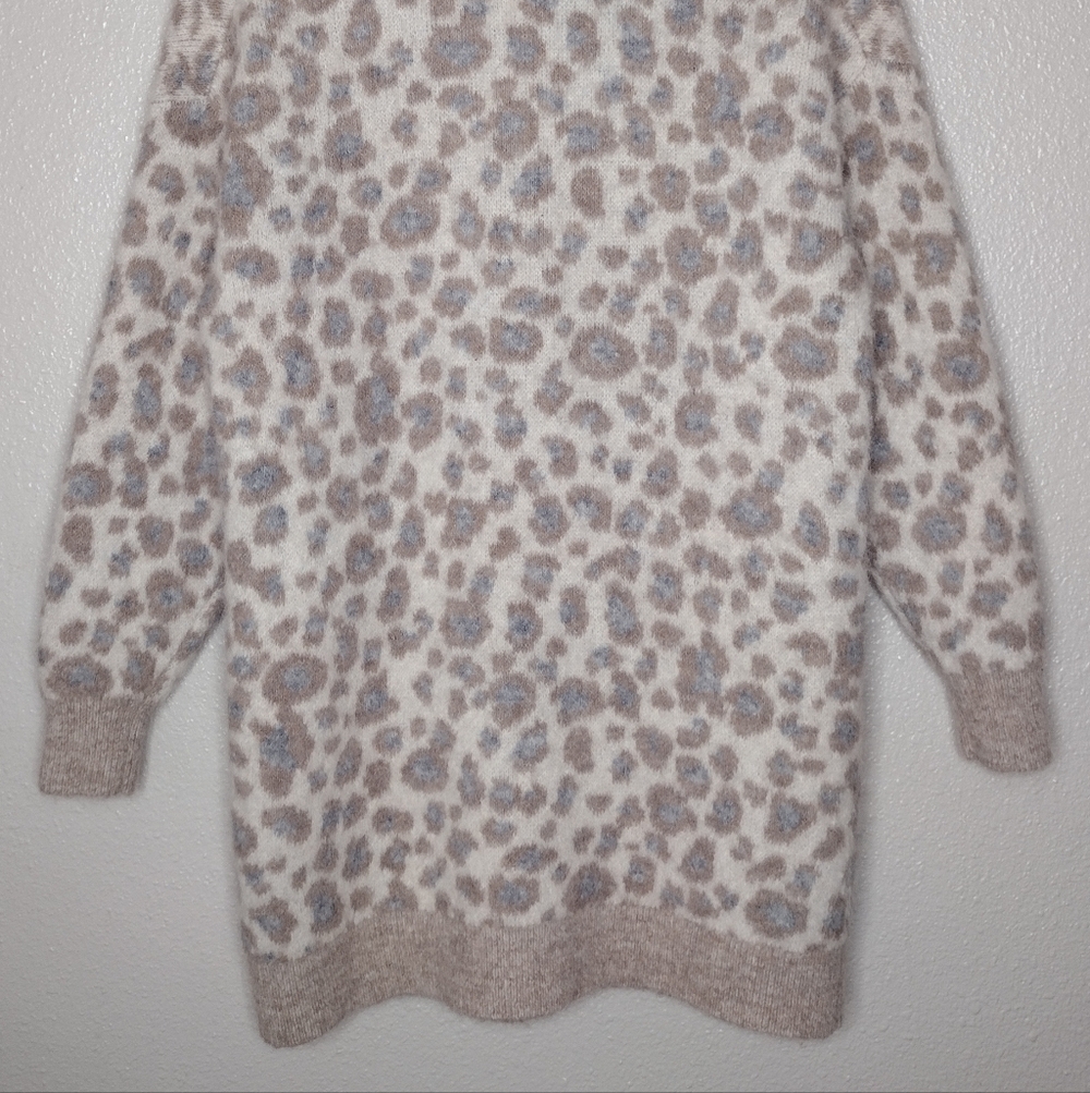 UGG RTW Alpaca Wool Blend Leopard Print Gray Cream Cardigan Sz M - Picture 6 of 13